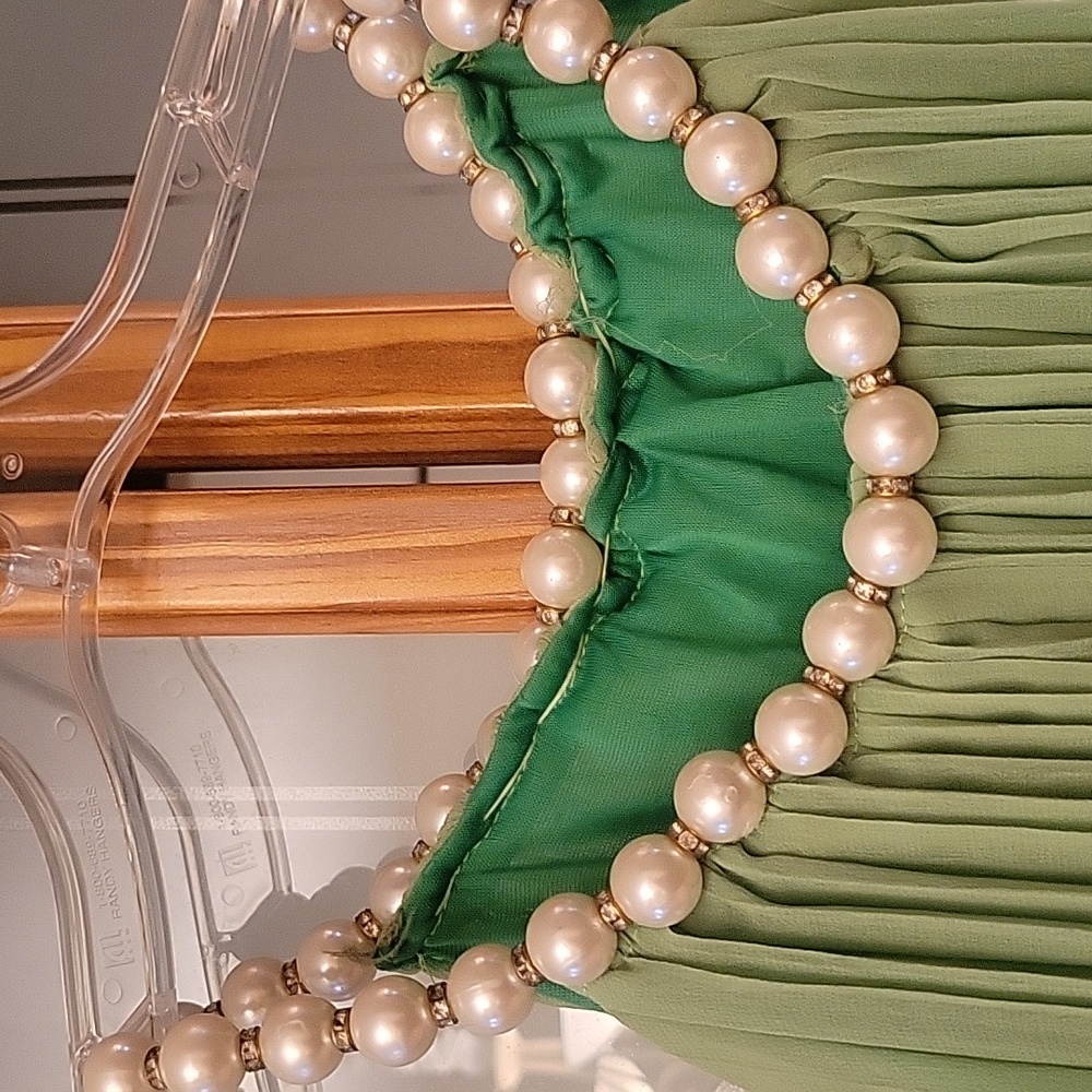 Elegant Green Pleated Top with Pearl Detail - Picture 2 of 7